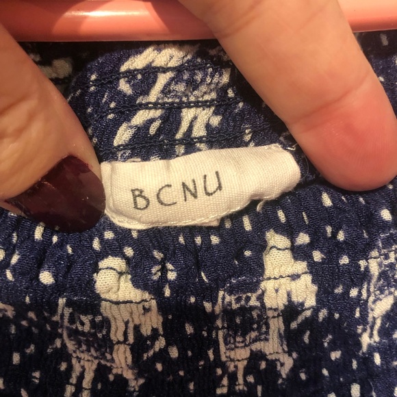 Navy & Orange on/off shoulder elephant print top - Picture 3 of 9